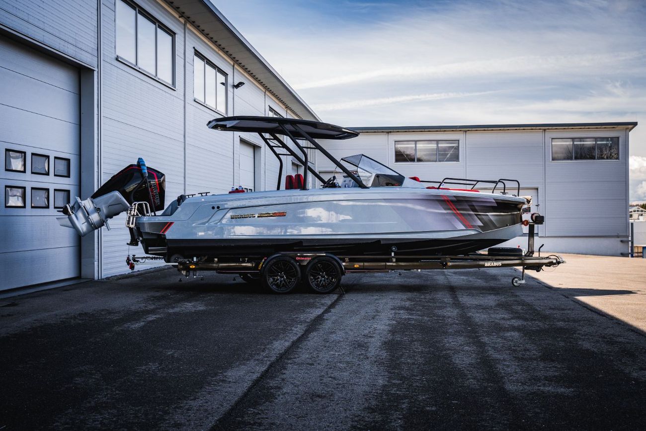 برابوس جي 800 ويدستار - مرسيدس-إيه إم جي جي 63 Boat BRABUS SHADOW 300 CROSS TOP INCL. TRAILER