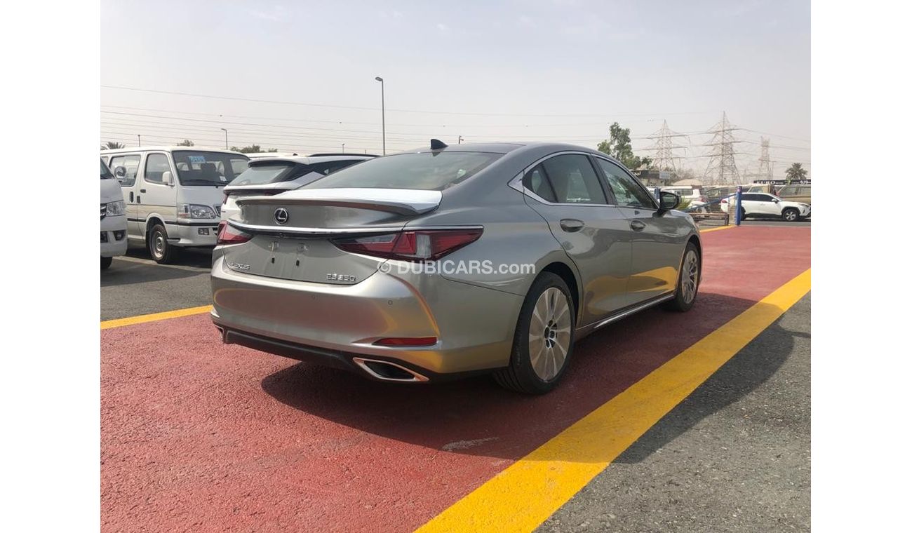لكزس ES 350 لكزس ES 350 ، كامل الخيار ، 3.5 لتر ، V6 ، موديل 2020 مع سقف بانورامي وكاميرا 360 درجة ، للتصدير وال