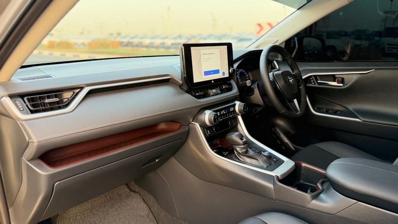 تويوتا راف ٤ -