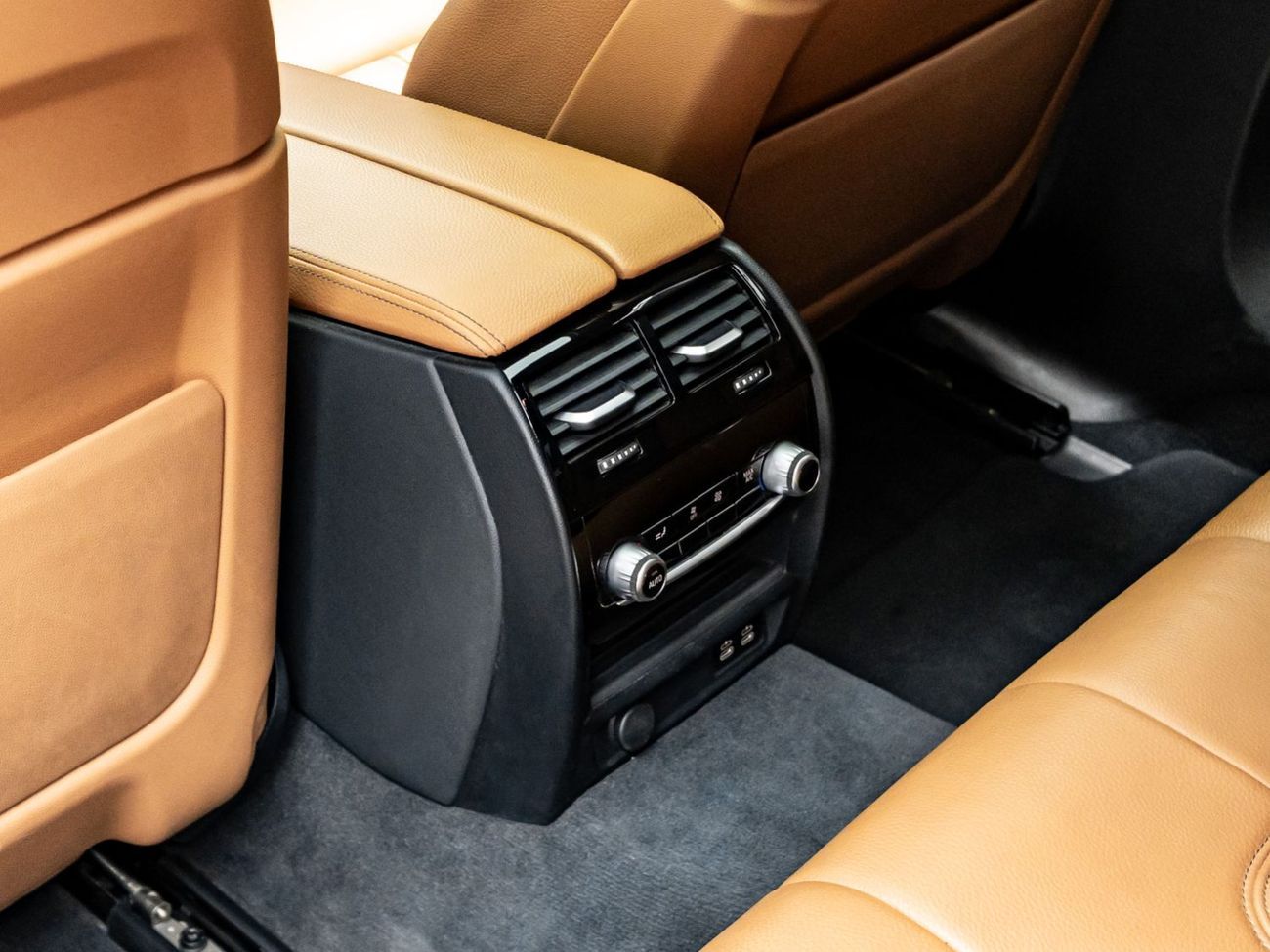 بي أم دبليو 540i 2023 BMW 540i, 2028 BMW Warranty + Service Contract, Low KMs, GCC