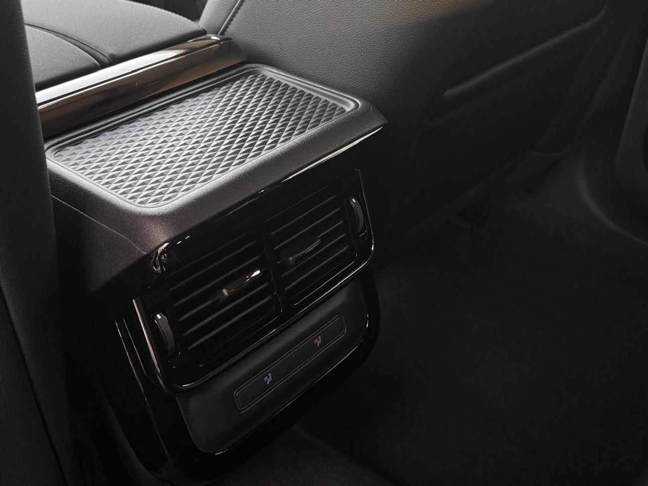 Land Rover Range Rover Evoque P200 R-Dynamic SE 2.0L