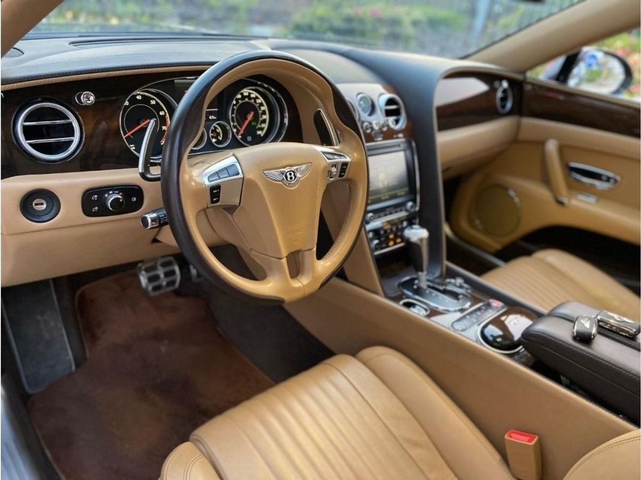 بنتلي فلاينج سبور BENTLEY FLYING SPUR V8S 2018 - 2 KEYS - EXCELLENT CONDITION