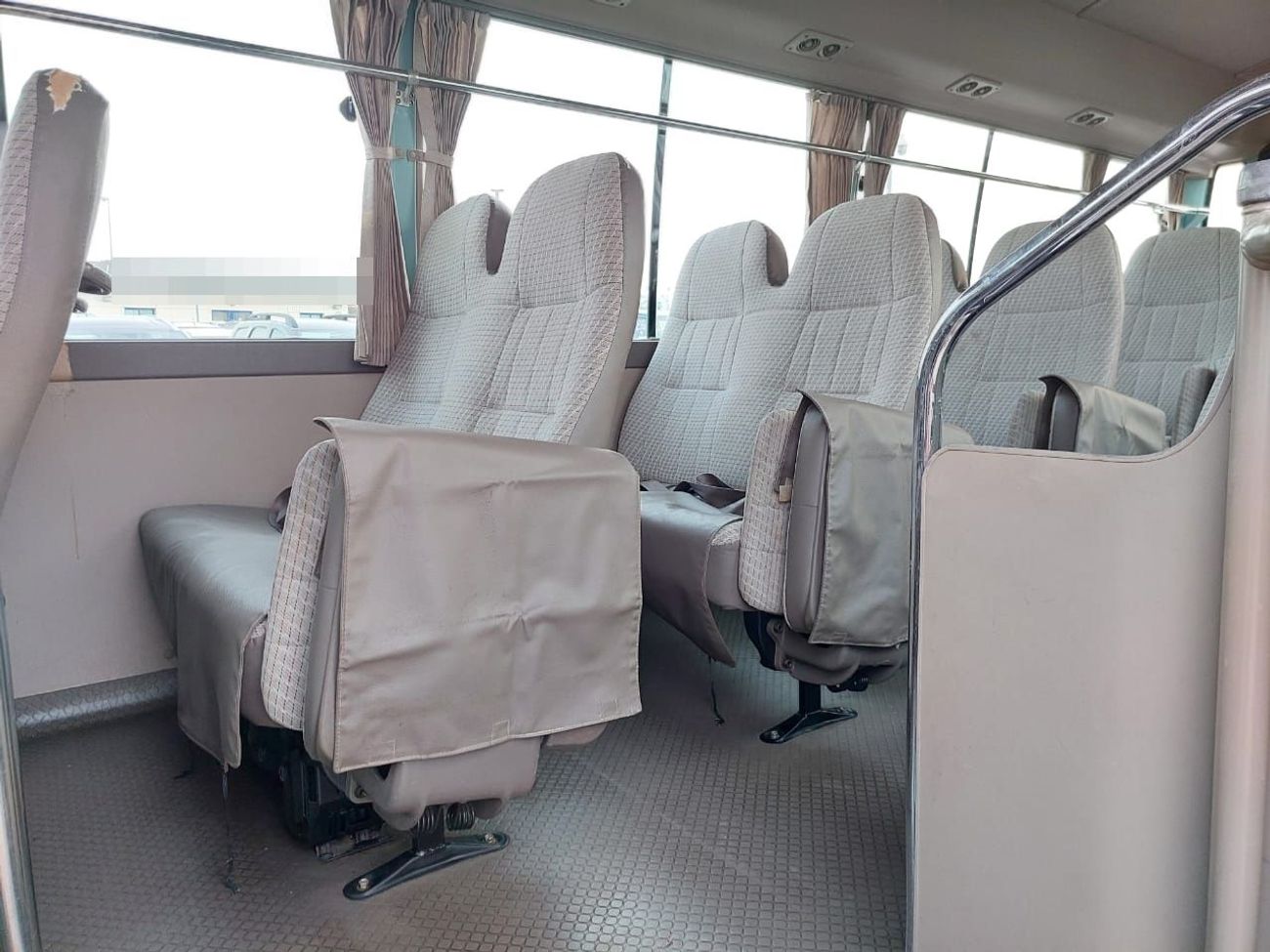 Toyota Coaster TOYOTA COASTER BUS RHD 2001 MODEL 4.2 L DIESEL AUTOMATIC(PM10587)