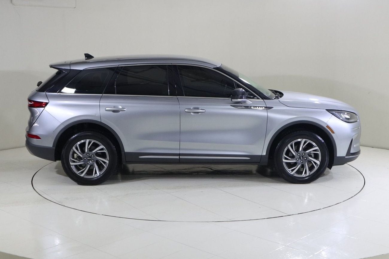 Lincoln Corsair STD AWD COR123 / AL TAYER MOTORS AL QOUZ SHOWROOM
