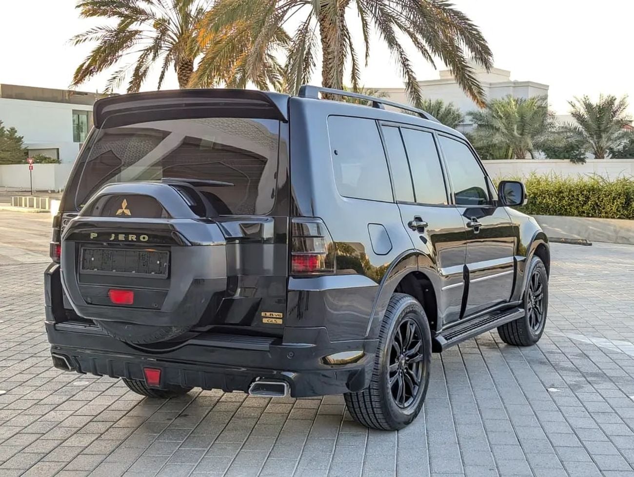 Mitsubishi Pajero GLS MIDLINE GLS Signature Edition | 3.8L V6 | 4WD | GCC Specs | Full Option