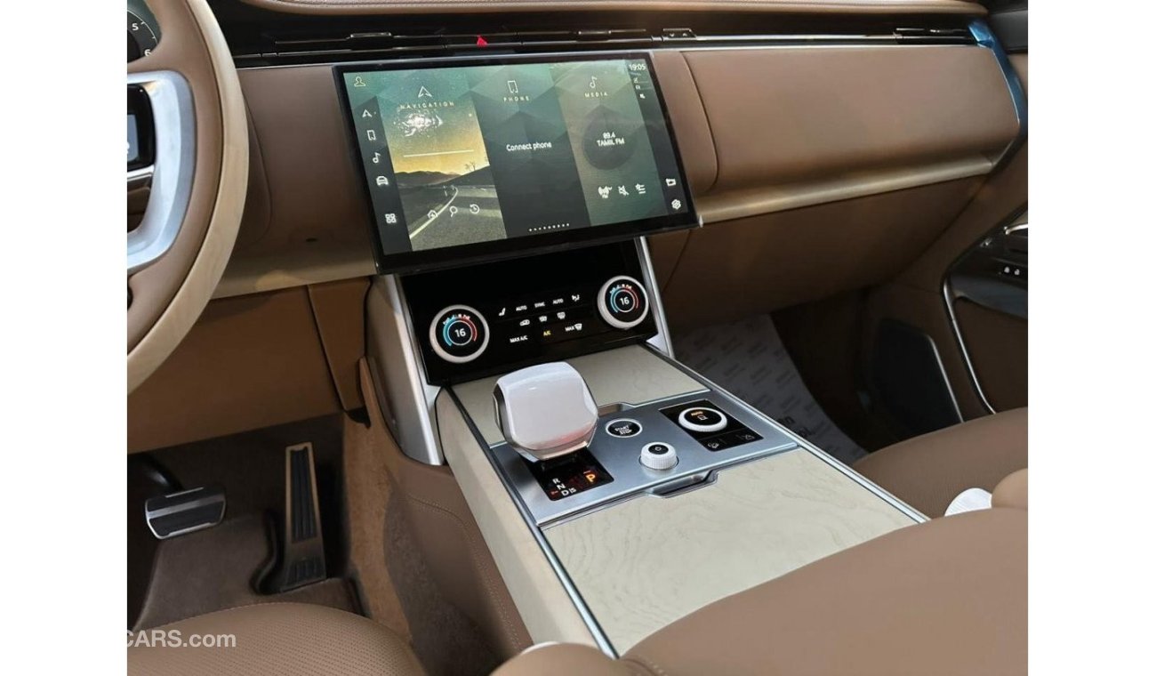 Land Rover Range Rover GCC SPEC UNDER WARRANTY AND SERVICE CONTRACT