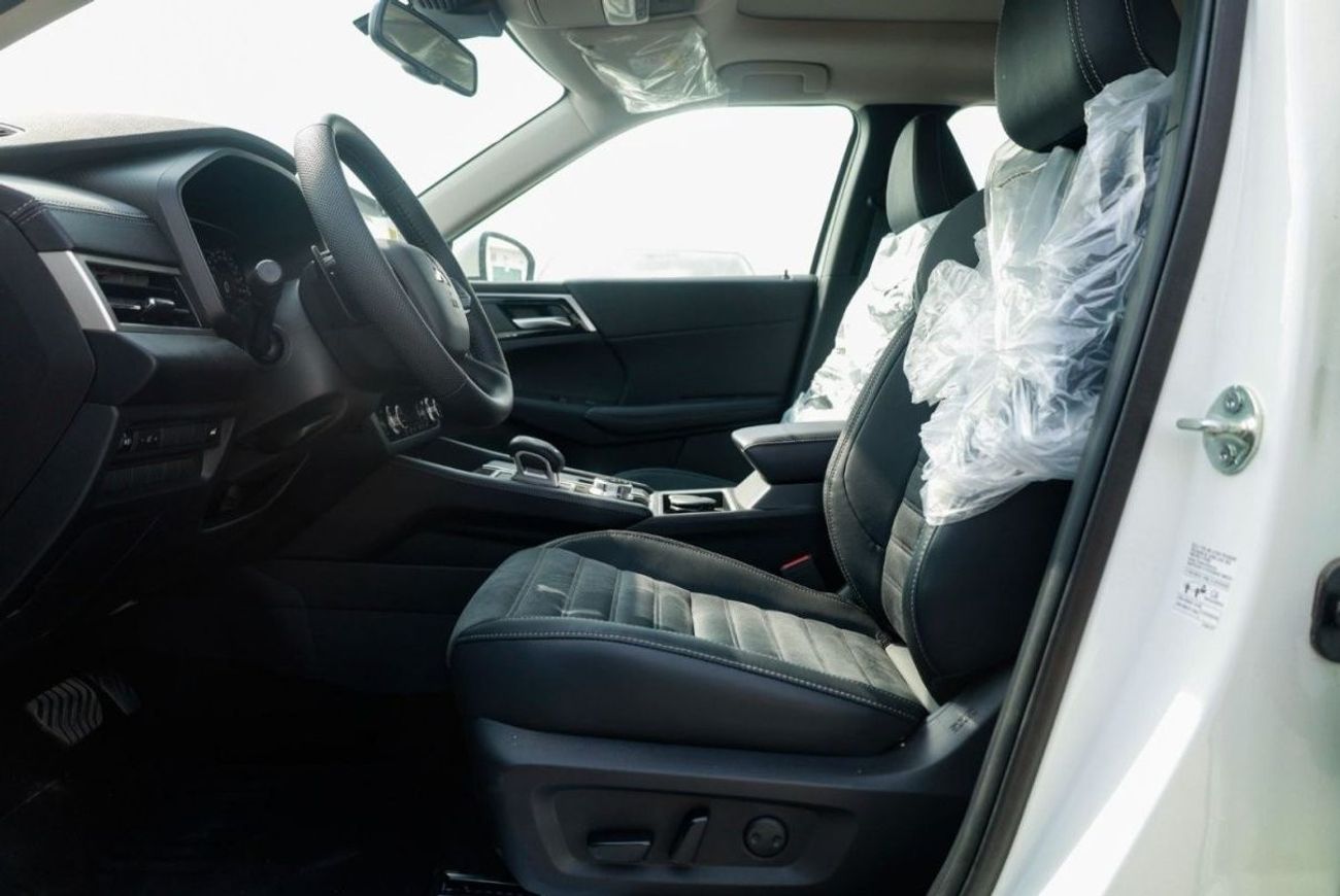 Mitsubishi Outlander OUTLANDER 2.5L 4WD WHITE 2025