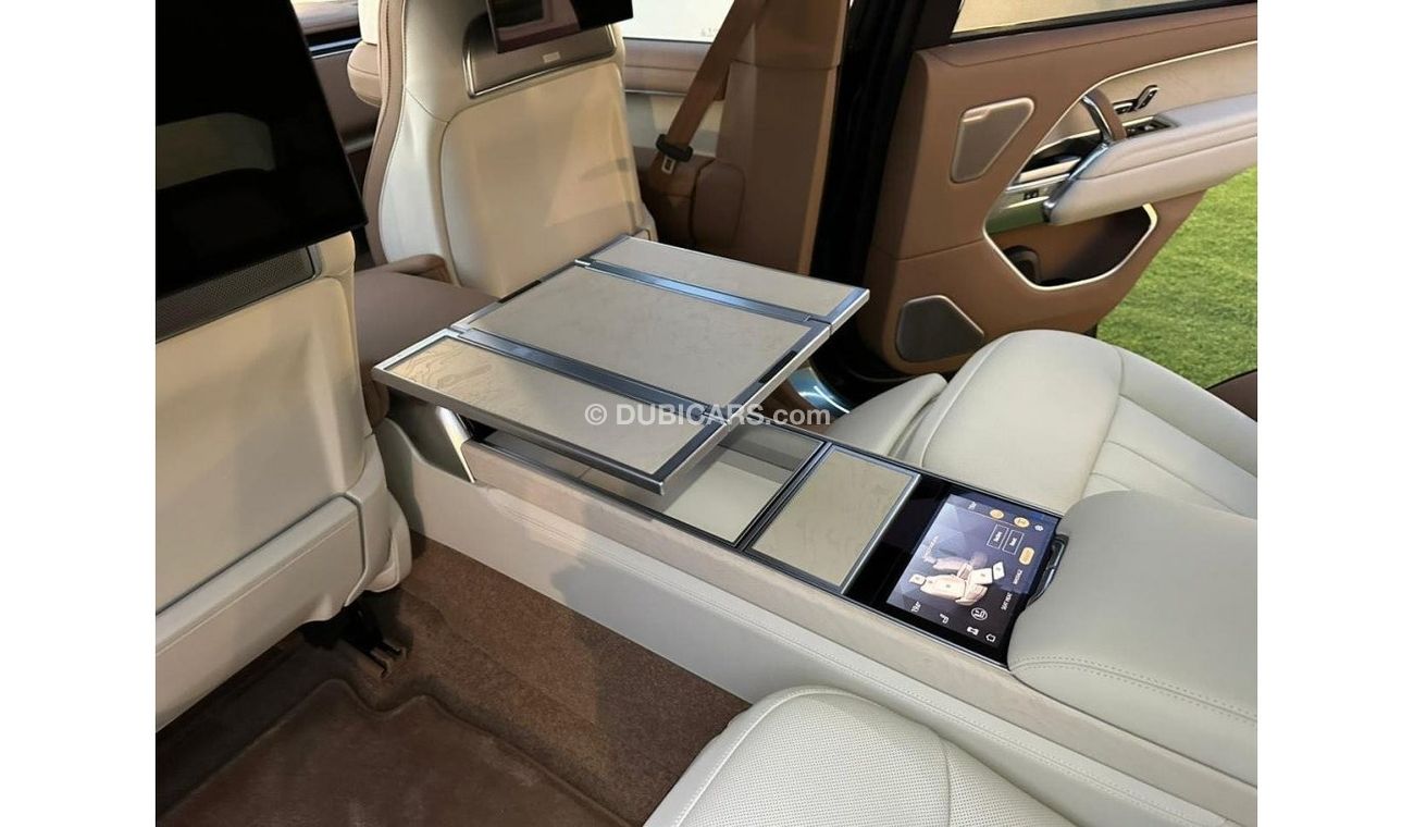 Land Rover Range Rover GCC SPEC UNDER WARRANTY AND SERVICE CONTRACT