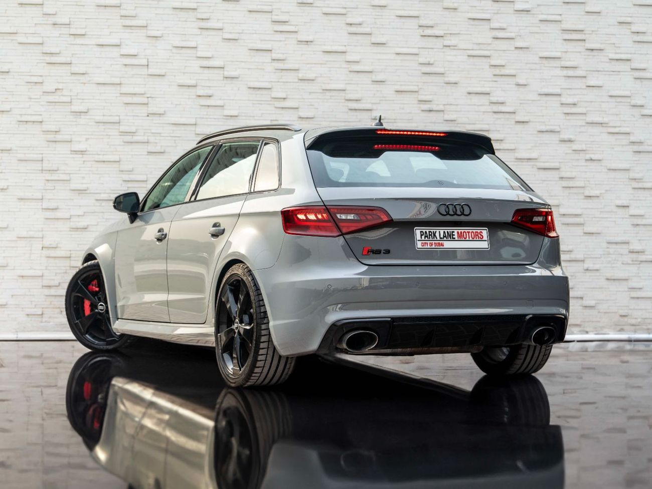Audi RS3 TFSI quattro 2.5L (362 HP) Hatchback