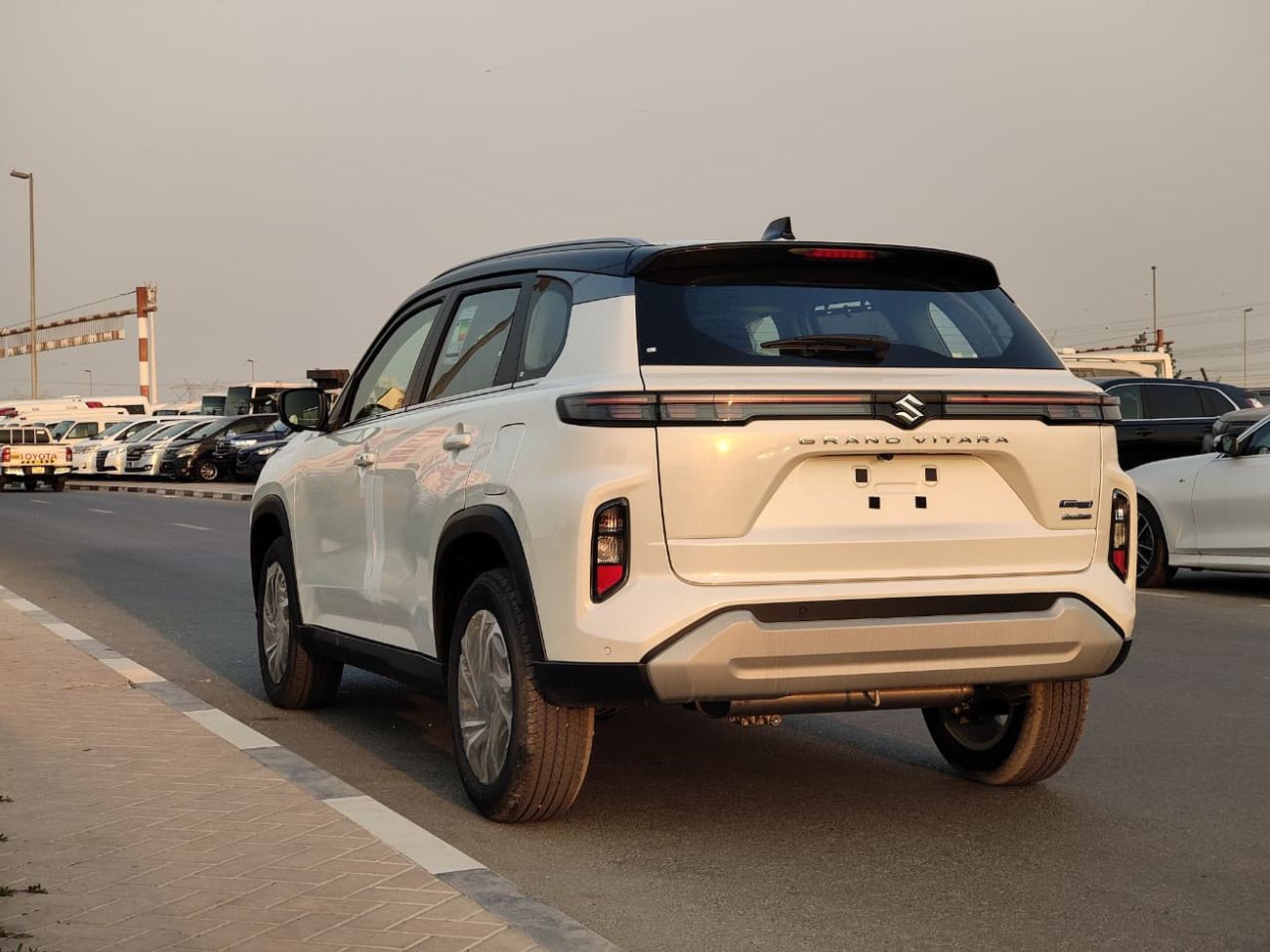 سوزوكي جراند فيتارا Suzuki Grand Vitara Suzuki Grand Vitara 1.5L Hybrid GLX , White , Automatic Model 2024, FWD