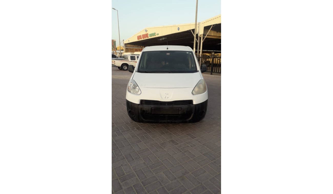 بيجو بارتنر 1.6L, 15" Tyres, Xenon Headlights, Airbags, Manual Gear Box, Front A/C (LOT # 6018)