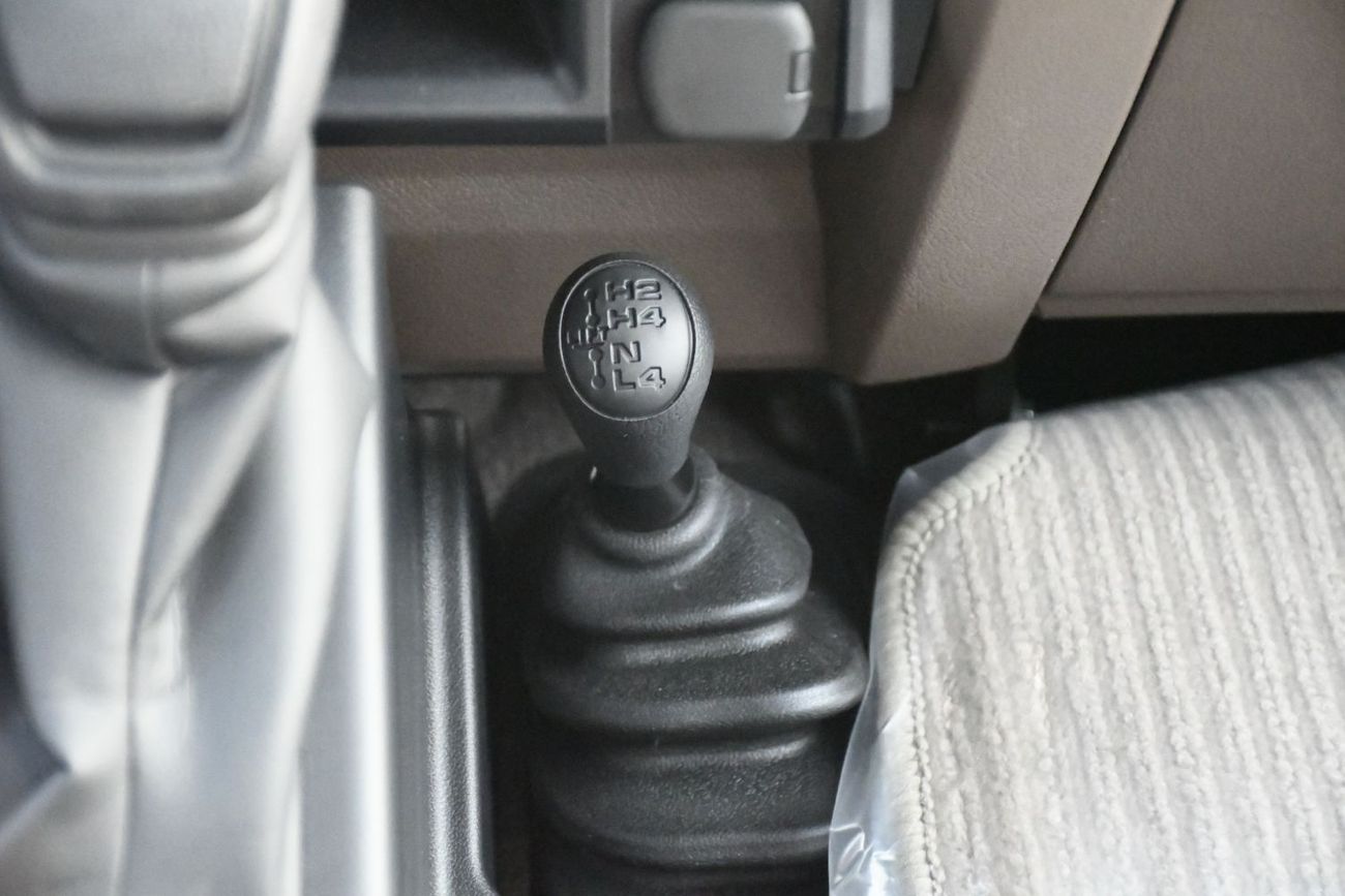 Toyota Land Cruiser 70 76 Series  2.8L Automatic Diesel  with diff lock ( LC Possible )