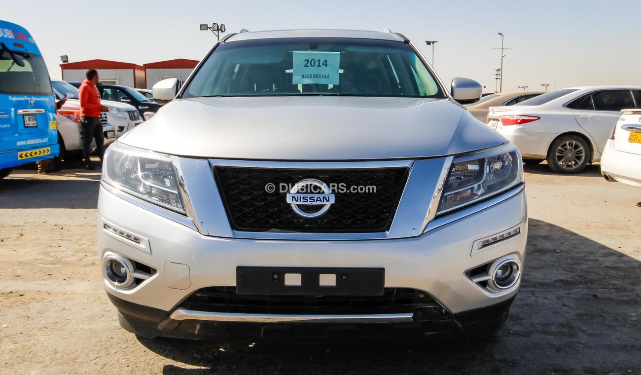 Nissan Pathfinder SV 4WD