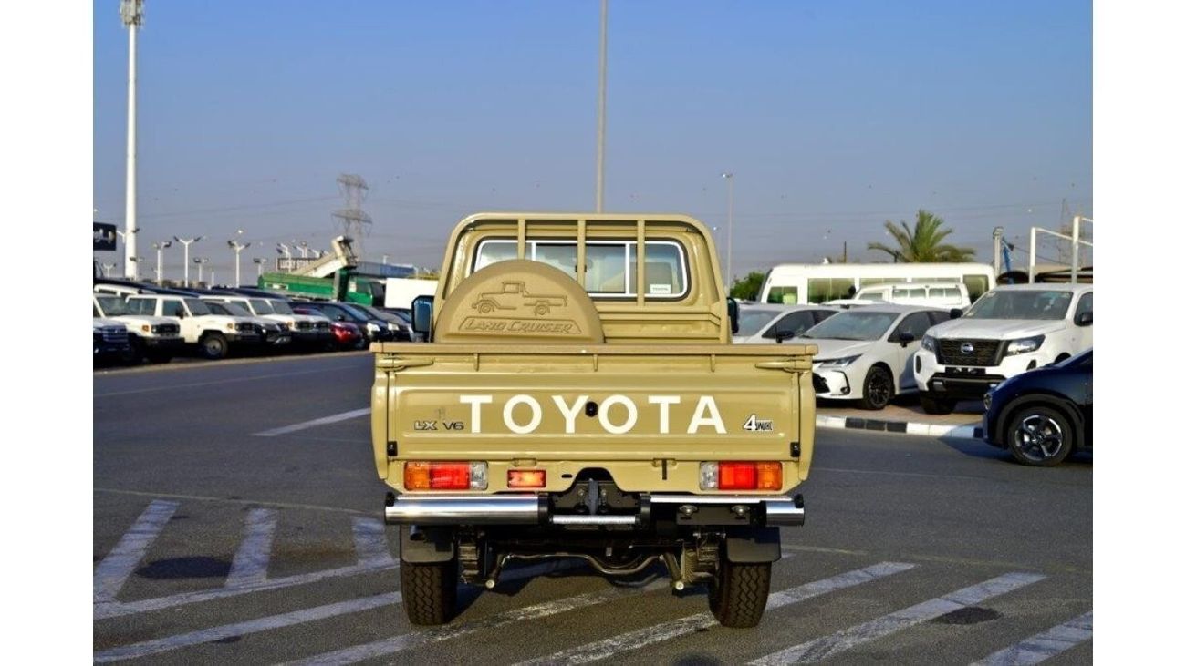 تويوتا لاند كروزر بيك آب 4.0L V6 Petrol Automatic