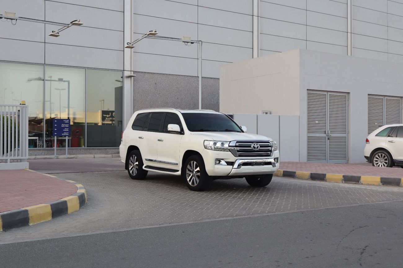 تويوتا لاند كروزر GXR 4.6L