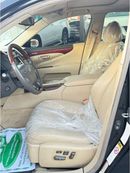 لكزس LS 460 In excellent condition and requires no expense