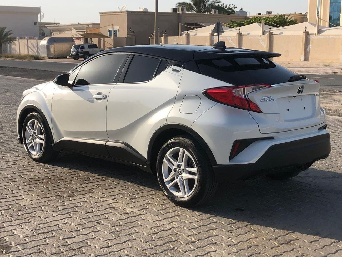 Toyota CHR Toyota C-HR Hybrid 2021 (1.8L) GCC Specs Full Option