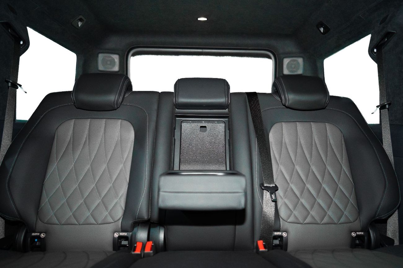 مرسيدس بنز G 63 AMG VERY LOW MILEAGE | 2025 G63 AMG | CARBON INTERIOR | G-MANUFAKTUR | BURMESTER AUDIO | WARRANTY