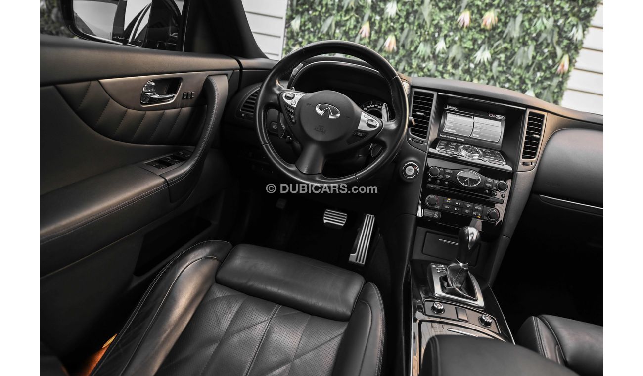 Infiniti QX70 S | 2,054 P.M  | 0% Downpayment | Perfect Condition!