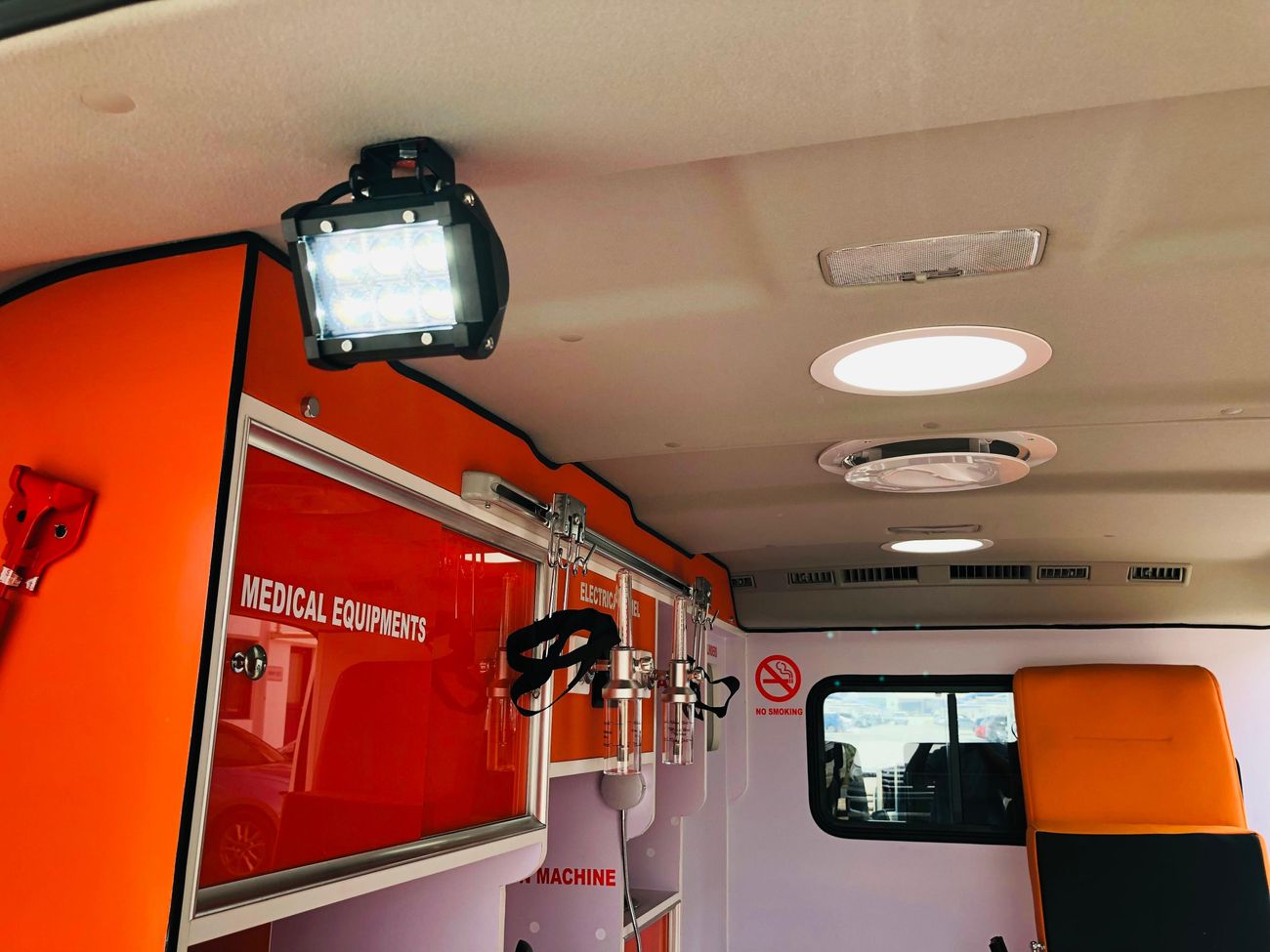 Toyota Hiace STANDARD ROOF, 3.5L PETROL, M/T  EMERGENCY MEDICAL AMBULANCE