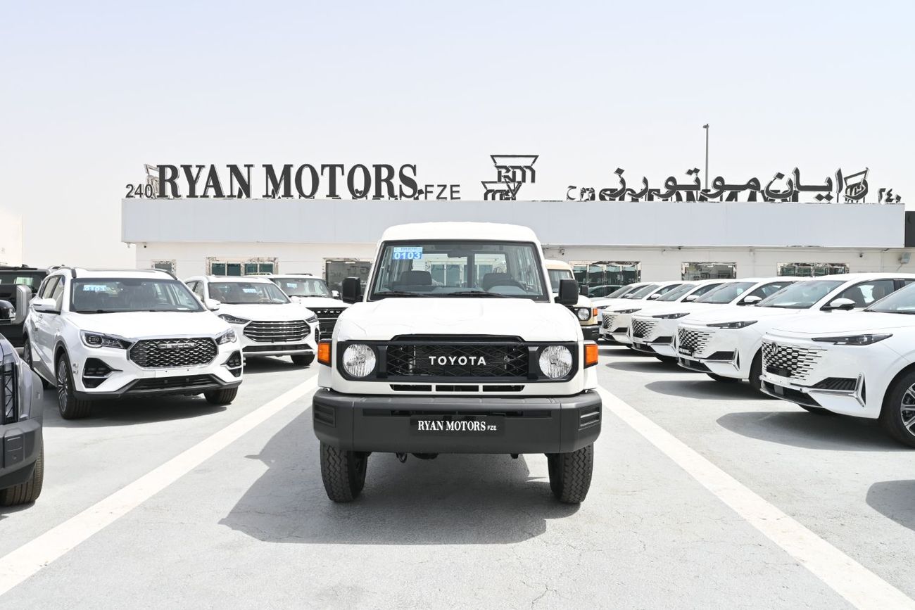 تويوتا لاند كروزر 70 Toyota Land Cruiser 70 Series HardTop Manual 4.0L V6, Petrol, 4WD