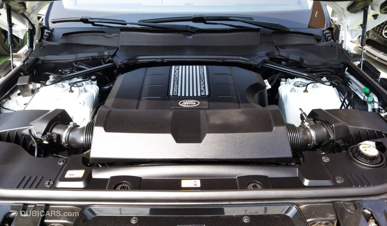 Used Land Rover Range Rover Sport HSE 2018 for sale in Sharjah - 468044