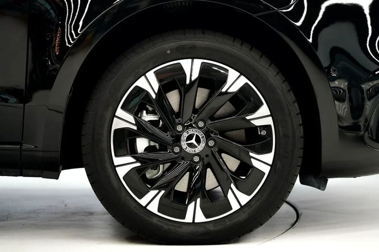Mercedes-Benz V 300 V300 AVANTGARDE | GCC 0km | Agency Warranty | 360 View | 64 colors Ambeint Lights