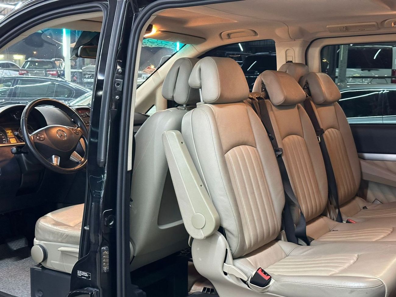 Mercedes-Benz Viano 2014 Mercedes-Benz Viano Trend (W639), 5dr MPV, 3.0L 6cyl Diesel, Automatic, Rear Wheel Drive.The ca