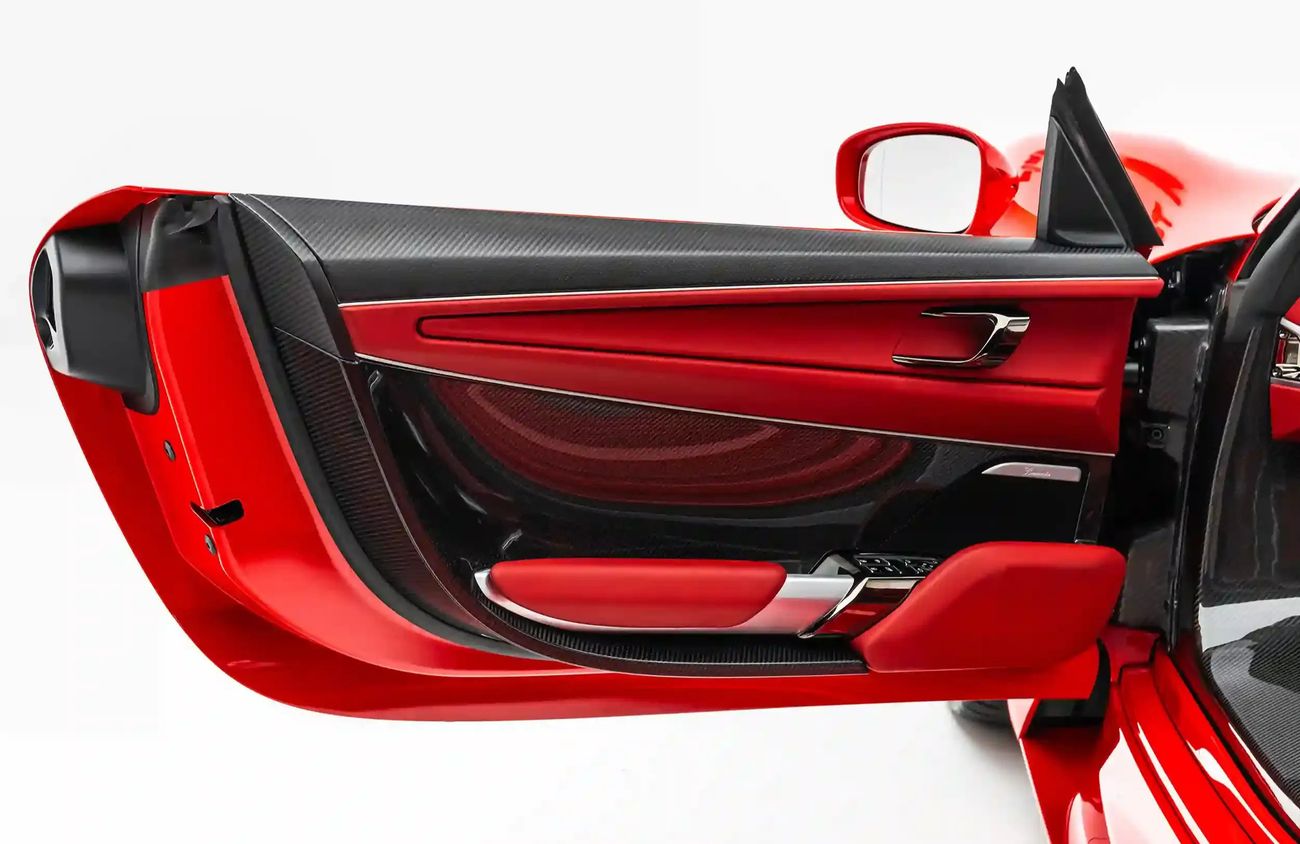 Porsche 918 Spyder 4.6L V8 N/A engine + emotor