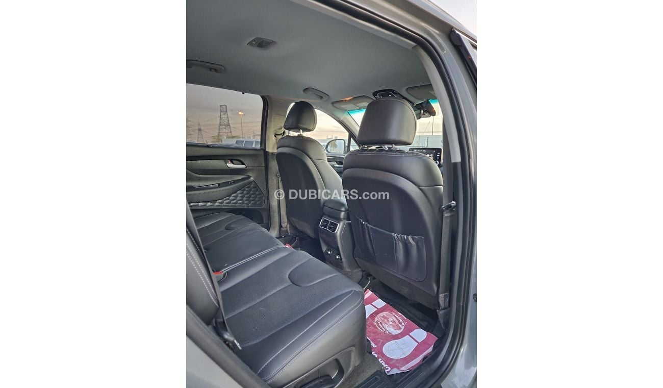 هيونداي سانتا في Base