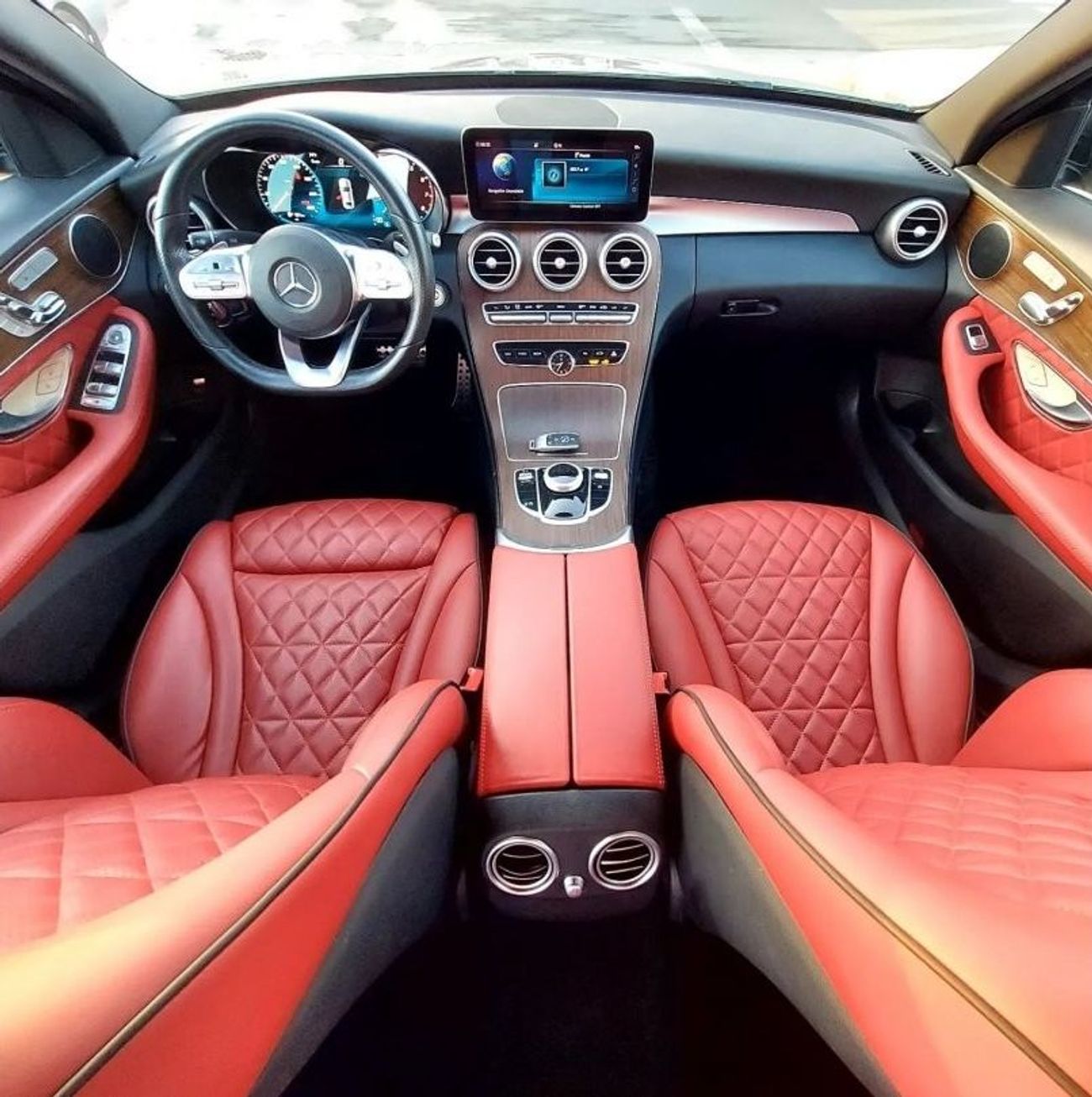 مرسيدس بنز C 300 بريميوم