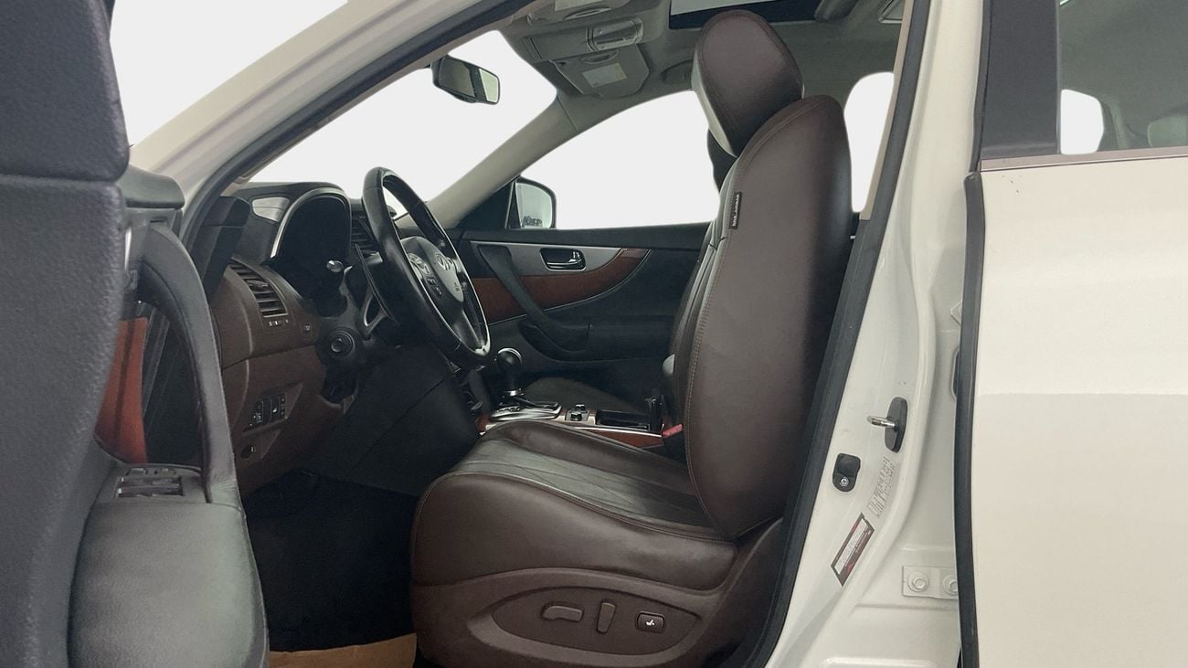 إنفينيتي QX70 Luxury / Luxe Sensory | upto AED 20,000 Ramadan Discount | شامل الضمان | 0 ﺪﻔﻋﺓ ﺃﻮﻟﻯ