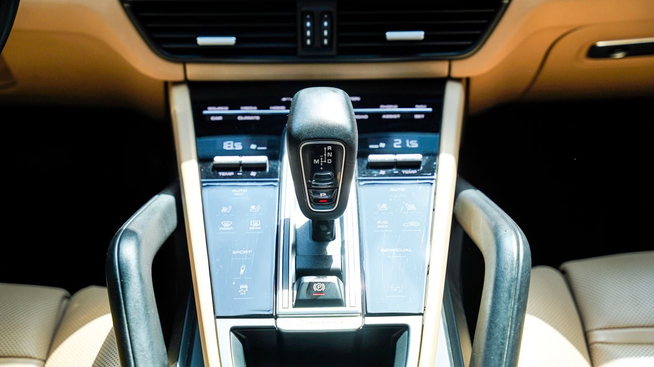 Porsche Cayenne Base