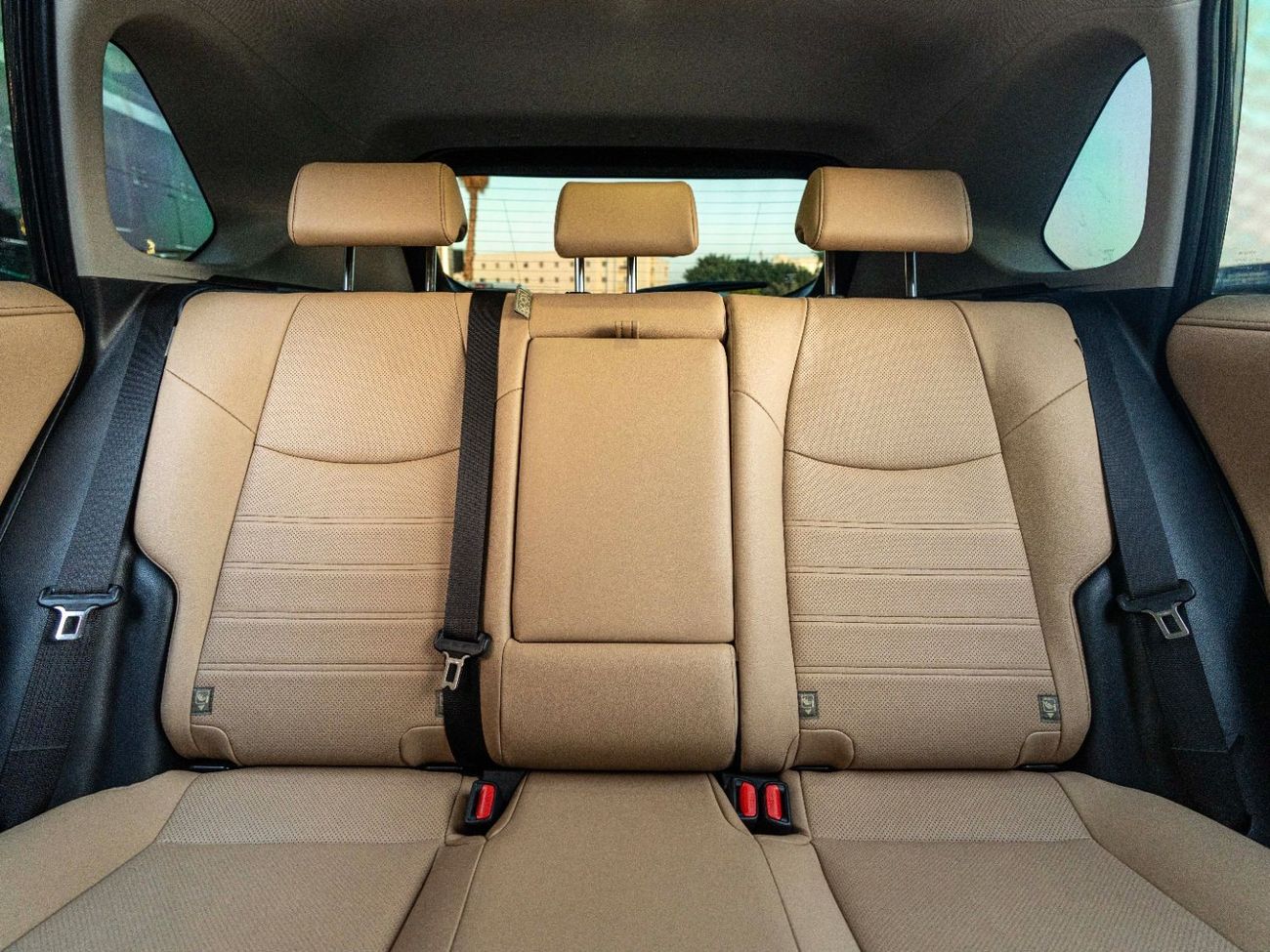 Toyota RAV4 AED 2,327 PM • RAV 4 HYBRID VXR • ONLY 11,500 KMS • OFFICIAL AL FUTTAIM MOTORS TOYOTA WARRANTY