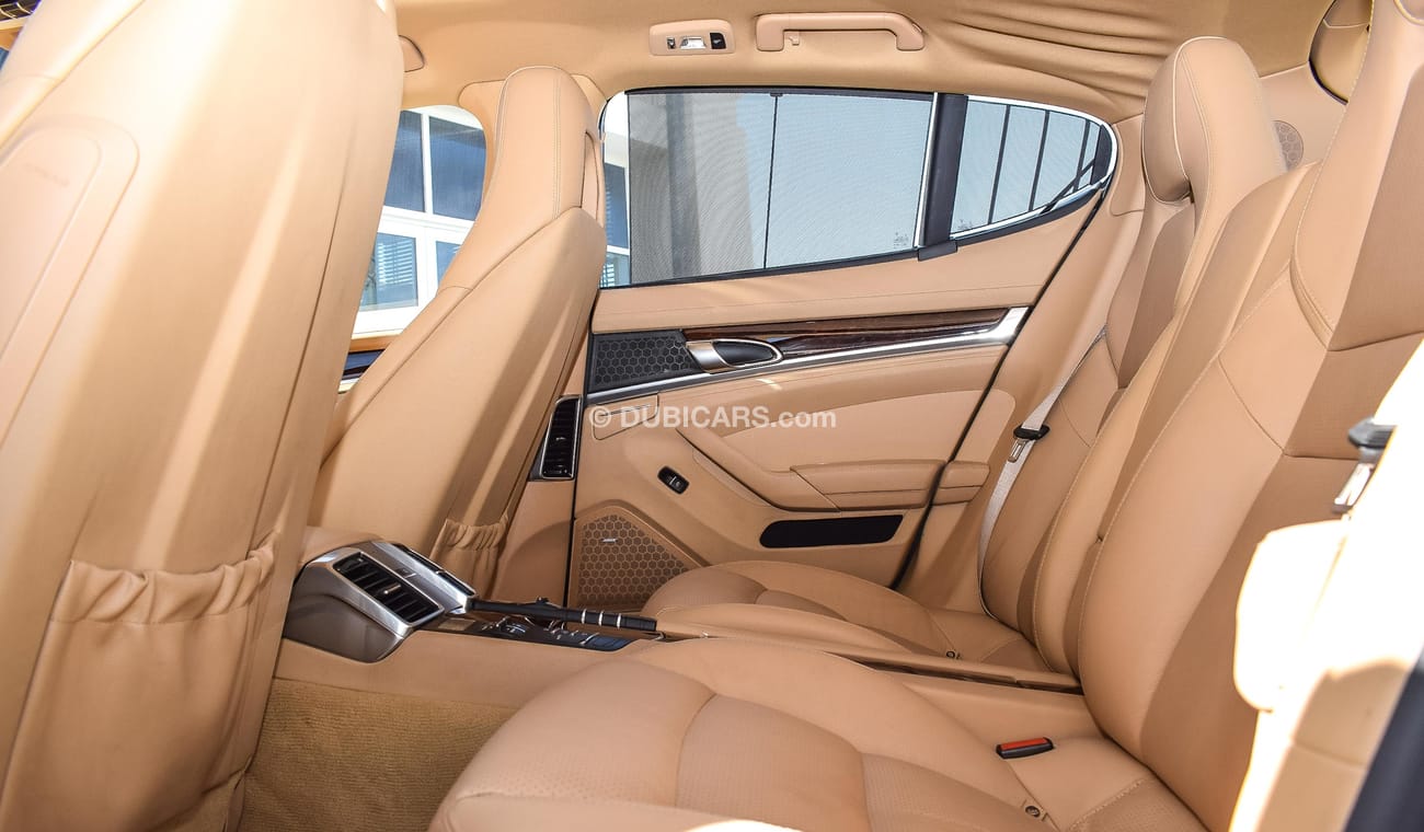 بورش باناميرا Porsche Panamera 4 AWD Full Service History GCC