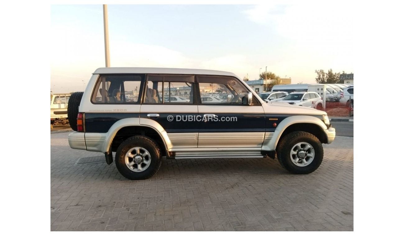 Mitsubishi Pajero MITSUBISHI PAJERO RIGHT HAND DRIVE (PM940)