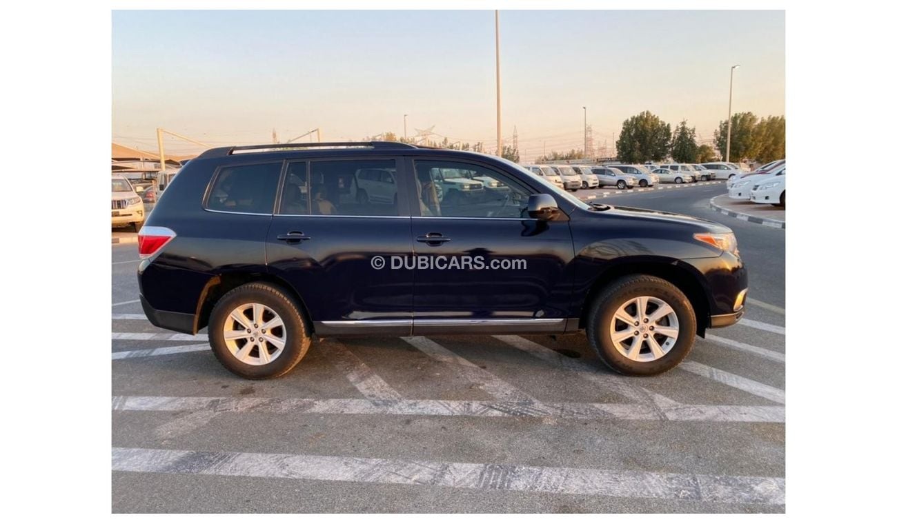 Toyota Highlander 2013 TOYOTA HIGHLANDER 4WD / Full Option / Perfect Condition