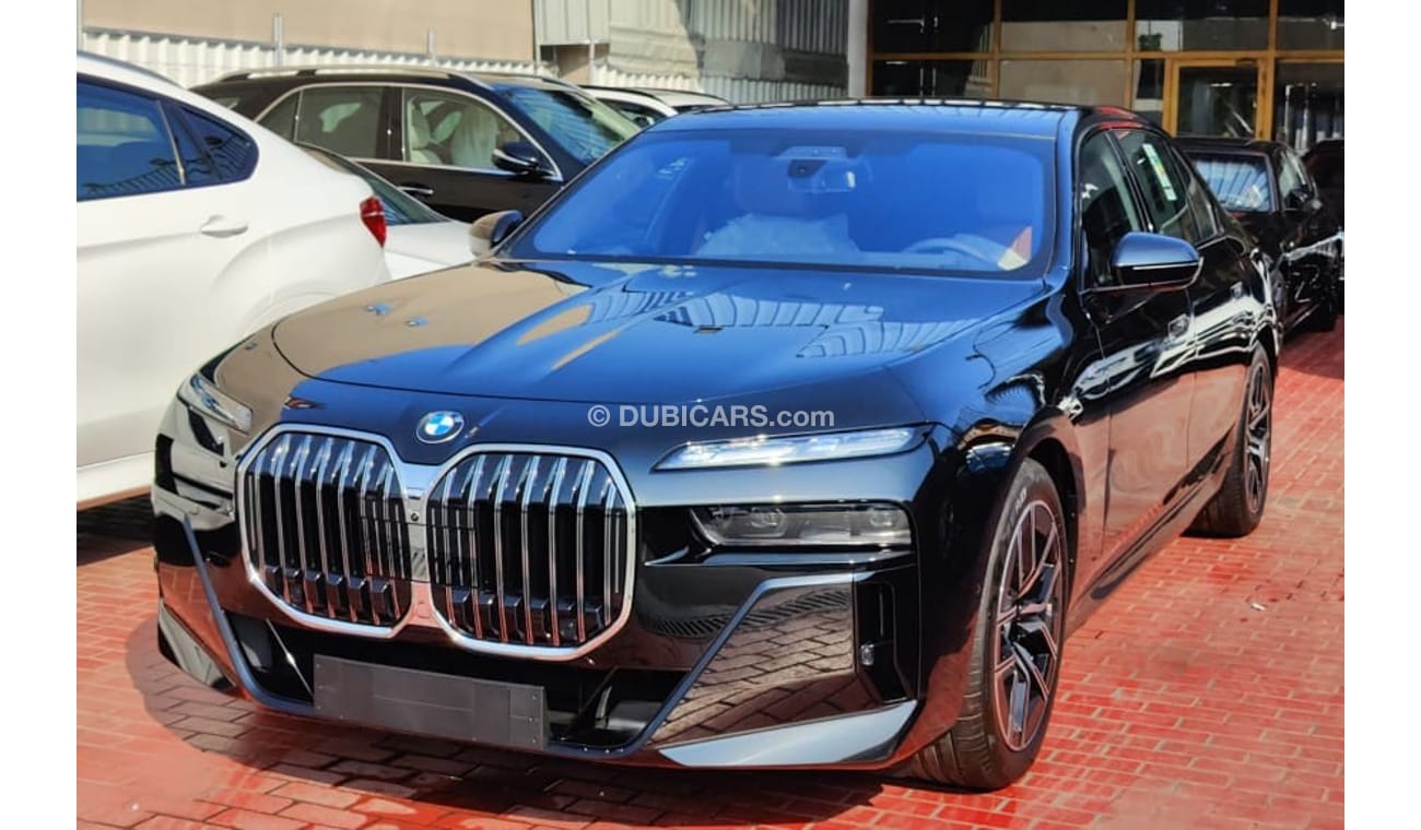 BMW 735 i M Sport 5 years Warranty & Service 2023 GCC