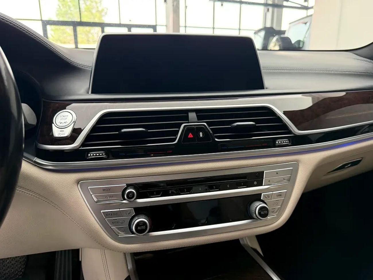 بي أم دبليو 730Li GCC Specs 730Li - Excellent Condition