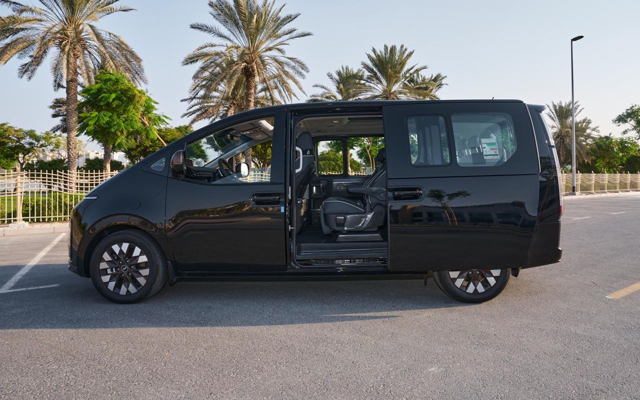 Hyundai Staria 3.5L Luxury (7 Seater)