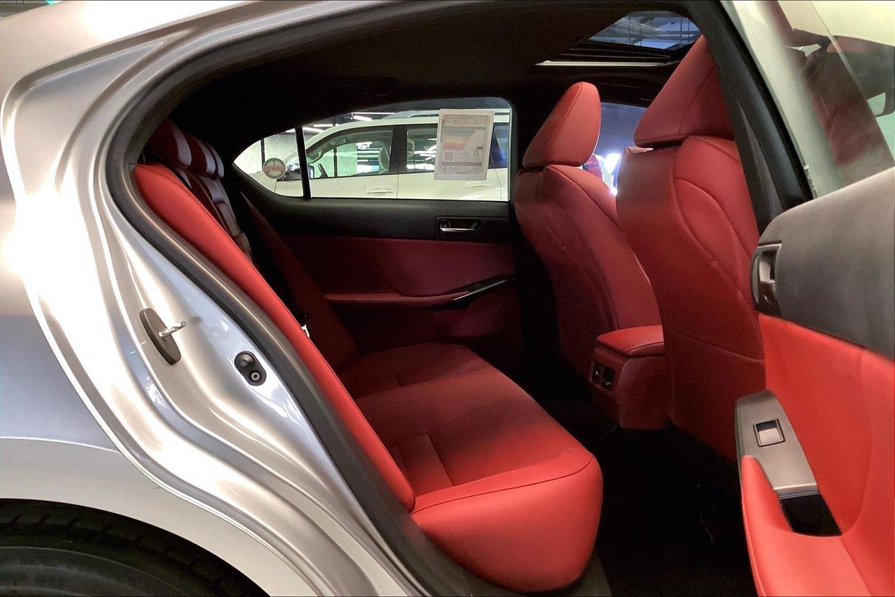 لكزس IS 350 F Sport Platinum | شامل الضمان | 0 ﺪﻔﻋﺓ ﺃﻮﻟﻯ