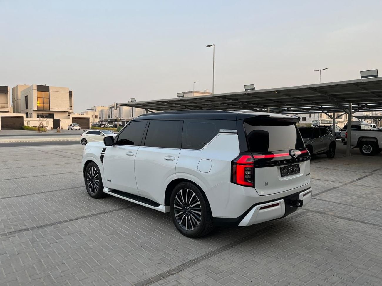 Nissan Patrol LE PLATINUM CITY TWIN-TURBO | CERTIFIED PRE-OWNED | AL MASOOD WARRANTY & SERVICE CONTRACT