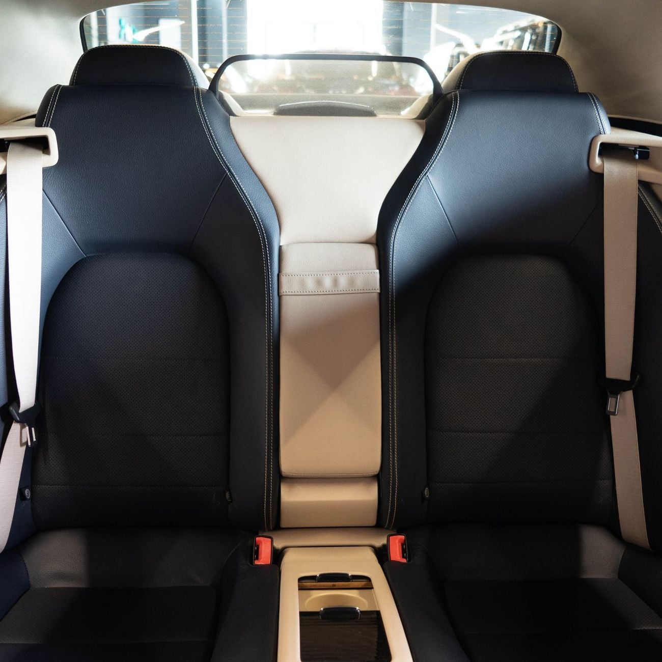 مرسيدس بنز E 250 Std 2.0L AED 45950 • Mercedes E250   • 1 Year Warranty