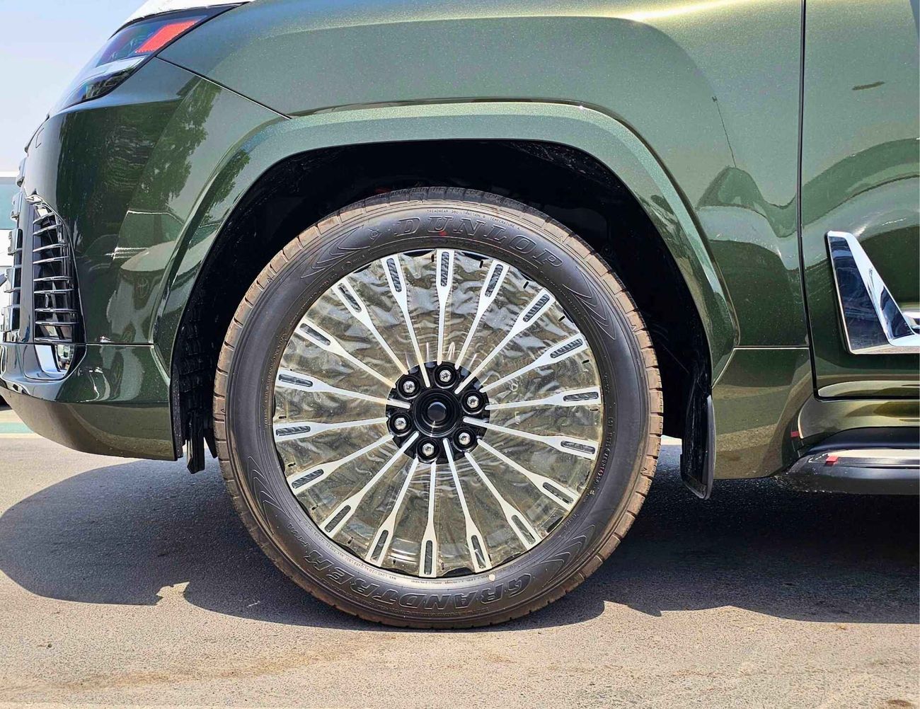 Lexus LX 700h HYBRID/ VIP SEATS FULL OPTION/ PETROL AT 3.5L V6 4WD/CODE#LX7HV