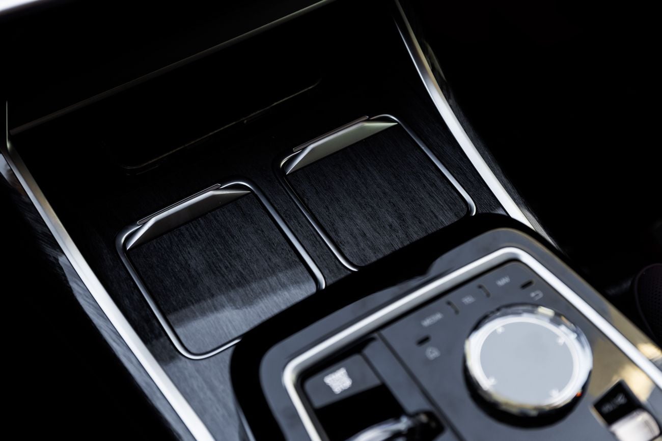 BMW 735i BMW 735i M Sport Individual – 2026 | GCC | 2 YEARS WARRANTY | Only 2,044 KM | AED 399,000
