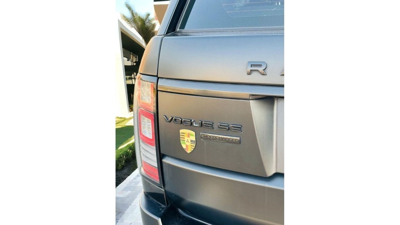 Land Rover Range Rover RANGE ROVER VOUGE SE 5.0 V8 | GCC | BLACK MATE PPF | WELL MAINTAINED