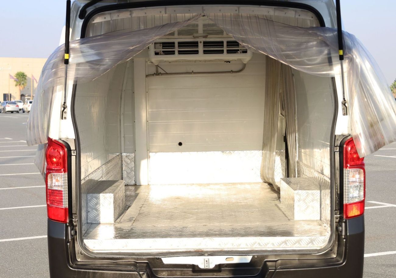 Nissan Urvan 3-Seater Manual (4-Door) NV350 SR Chiller Van for Sale – Reliable Commercial Vehicle, Perfect Condit