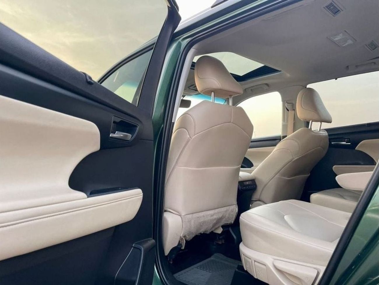 Toyota Highlander 2023 Toyota Highlander 2.4L V4 Turbo - XLE Full Option AWD 4x4 - Radar & Wireless charger - 55,300 M