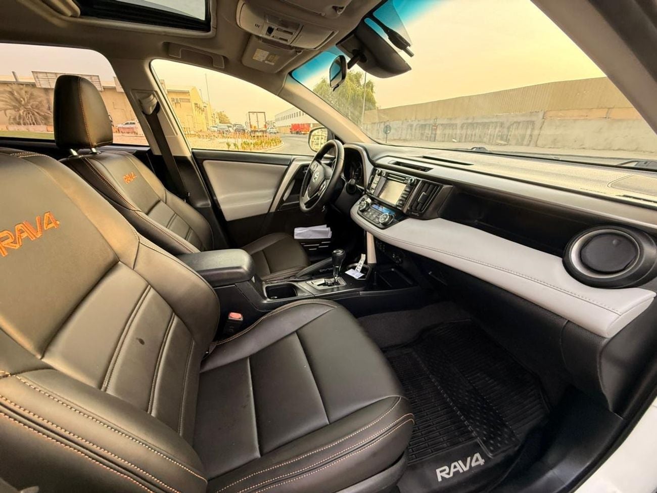 تويوتا راف ٤ VXR XLE