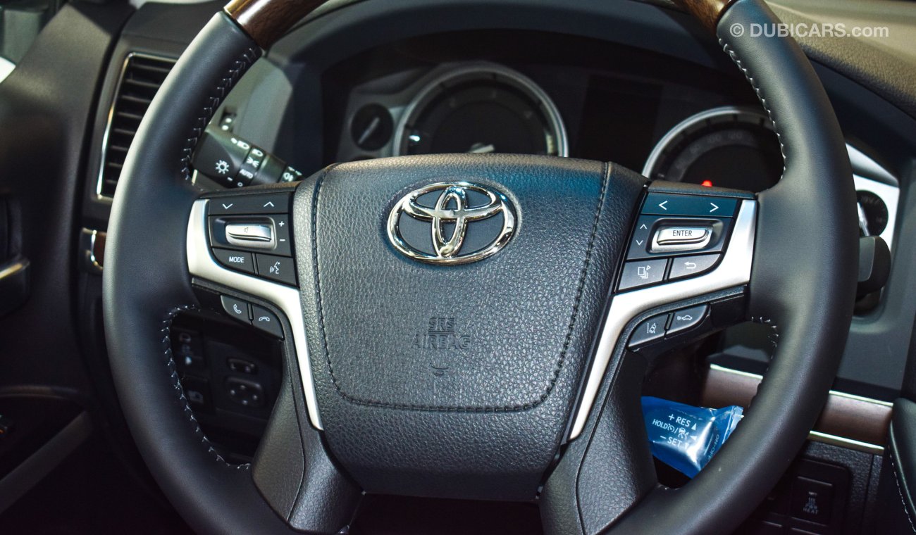 Toyota Land Cruiser VX.R+ V8 Executive Lounge